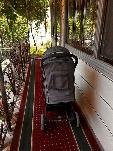 прогулочная коляска чемодан: Прогулочная коляска LUXMOM, серый цвет. Особенности: - Легкая — 1