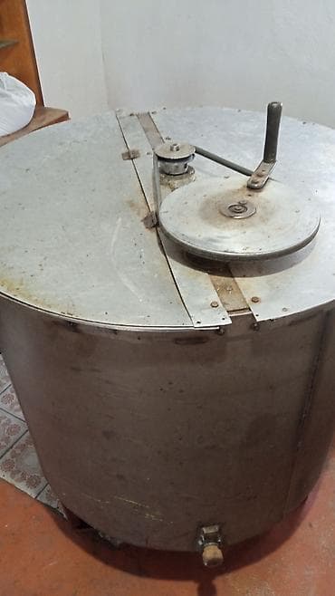 сухой фен: Медогонка промышленная (радиальная), цилиндрический бак из титаного — 5