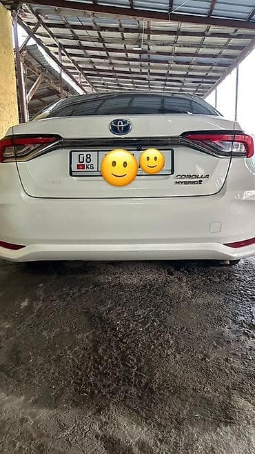 byd e2 2023: Toyota Corolla: 2019 г., 1.8 л, Вариатор, Гибрид, Седан — 1