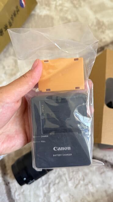 камеры ош: Canon EOS 700D с китовым объективом Новый, но вскрытый (снимков было — 5