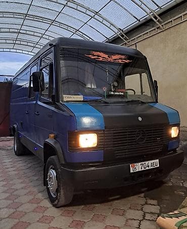 грузовой авто: Грузовой фургон Mercedes-Benz (длинная база, высокий кузов) - Тип — 2