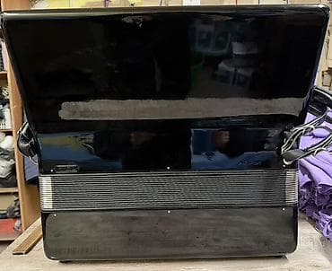 Музыкальные инструменты: Вельтмейстер метеор. Размери 7/8. Абалы почти жаңы,клавищанын — 2