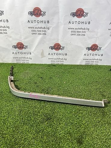 Автозапчасти: Планка под фару правая для Mercedes-Benz C-Class W202, двигатель — 1