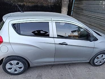 4 108: Chevrolet Spark: 2016 г., Бензин, Хэтчбэк — 5