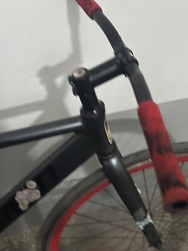 фикс джикс: Велосипед Fixed Gear в черном цвете с красными ободами — 5