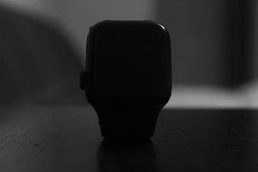 ipad 2 mini: •Продаются часы Apple Watch SE 2-ого поколения •В комплект входит сами — 2