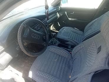 машина 10 регион: Audi S4: 1993 г., 2.3 л, Механика, Бензин, Седан — 3
