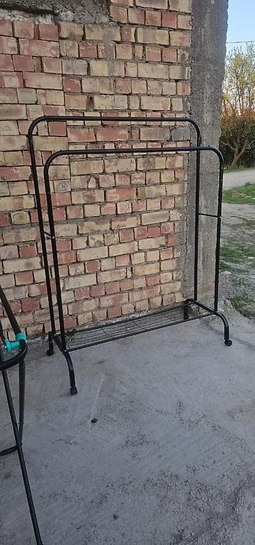 Напольная вешалка-стойка для одежды, металл, чёрный цвет с колесами -