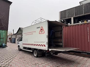 вагон кантинер: Грузовой фургон Mercedes с тентованным кузовом и гидробортом. - Тип — 2