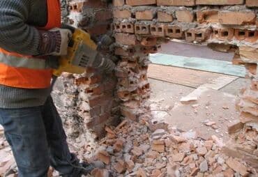дома под снос: Разбор полов, Снятие потолков, Демонтаж крыш | Снос перегородки, Снятие старой штукатурки, Кирпичная стена | Снятие реечных потолков, Снятие подвесных потолков, Зачистка от старых обоев | Демонтаж старого лага, Демонтаж ковролина, Демонтаж деревянного пола | Металлочерепичная кровля, Мягкая кровля, Кровля из профнастила Больше 6 лет опыта — 7