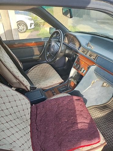 124: Mercedes-Benz W124: 1993 г., Автомат, Седан — 4