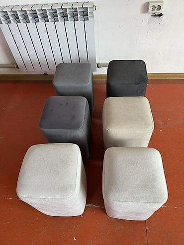 пуфы: 1 шт 1000
Высота 46 47сантиметр
Ширина 28 см — 2