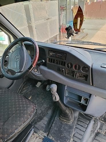 r17 kia: Автобус, Mercedes-Benz — 4