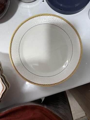 полировочный круг: Набор столовой посуды из тонкого фарфора с золотистым кантом и нежным — 2