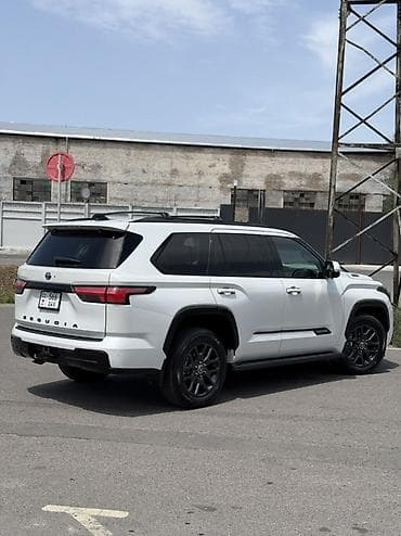 model y: Toyota Sequoia: 2023 г., 3.5 л, Автомат, Гибрид, Внедорожник — 2