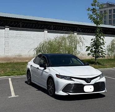 продаю автокран: Toyota Camry: 2018 г., 2.5 л, Автомат, Бензин, Седан — 2