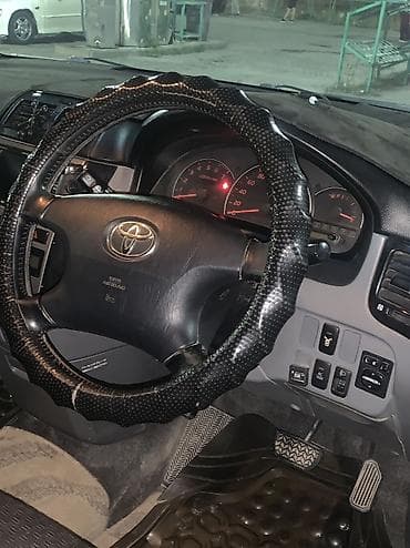 transporter multivan: Toyota Avensis Verso: 2003 г., 2.4 л, Автомат, Газ, Минивэн — 5