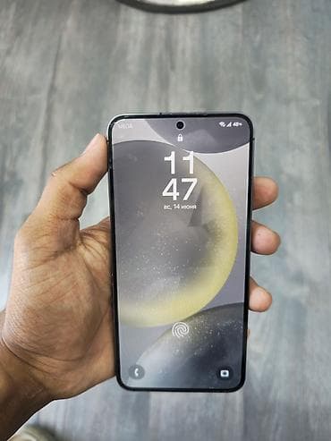 samsung 16: Samsung Galaxy S24, Б/у, 256 ГБ, цвет - Серый, 1 SIM, eSIM — 4