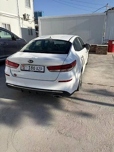 chevrolet comaro: Kia Optima: 2019 г. — 2