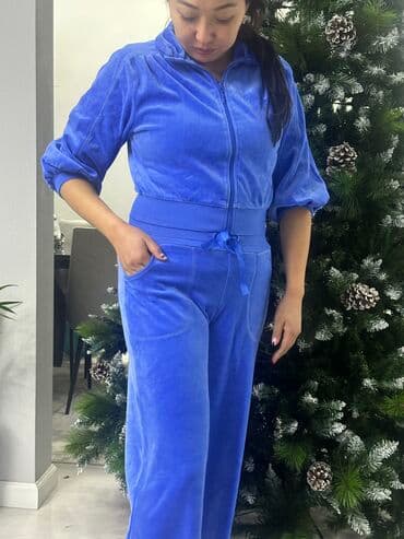 белая ночная сорочка: Велюровый костюм для отдыха. Pelican фирма — 2