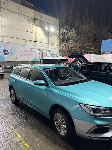 Roewe i5: 2022 г., Универсал — 3