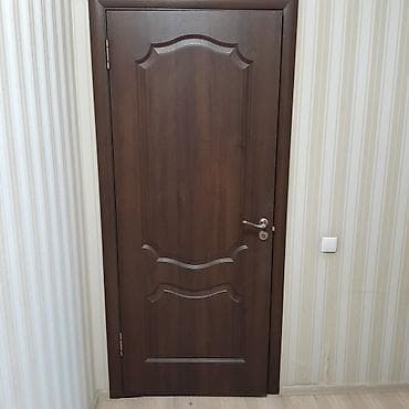 мягкие кресла: Двуспальная кровать с мягким изголовьем + кухонный гарнитур с рабочей — 9