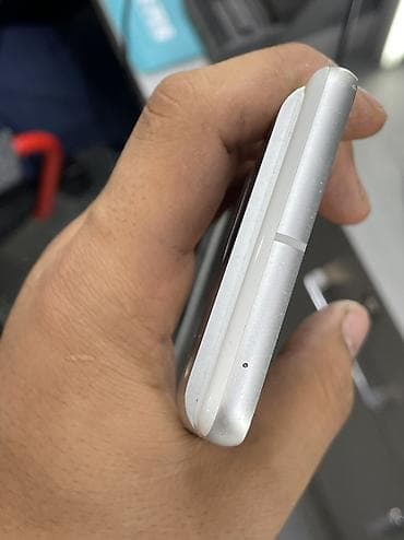 бюджетный: Google Pixel 7, Б/у, 128 ГБ, цвет - Белый, 1 SIM, eSIM — 8