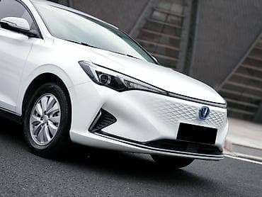 китайские электрокары: Changan Eado: 2024 г., Электромобиль, Седан — 6