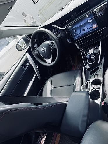 coroll: Toyota Corolla: 2019 г., 1.8 л, Автомат, Электромобиль, Седан — 9