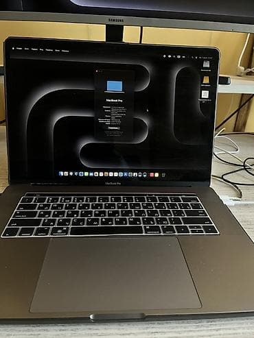 surface pro 7: MacBook Pro 15" (2018), Space Gray - Экран: 15.4", Retina - — 1