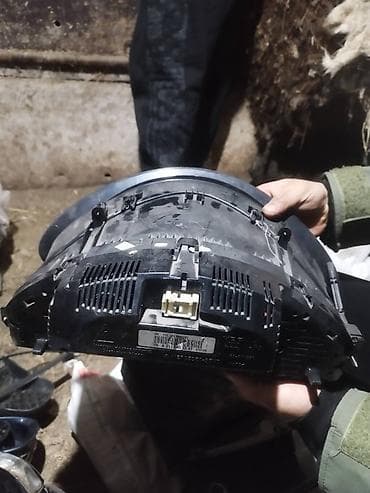 Автозапчасти: Запчасть на Мерседес 211 Фара простой правая сторона Болоки,рамки — 5