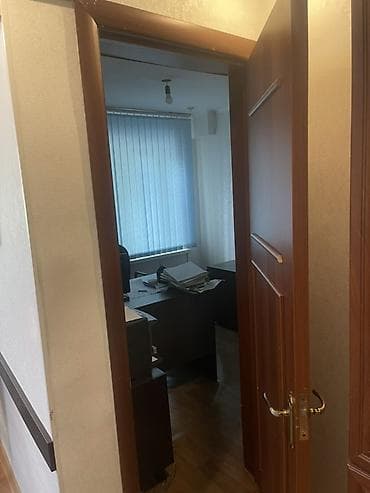 Коммерциялык мүлк: Сдается в аренду Офисное помещение с отдельным входом на ул.Байтик — 3