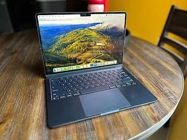 surface pro: Ультрабук, Б/у, Apple M3, ОЗУ, RAM: 8 ГБ — 1