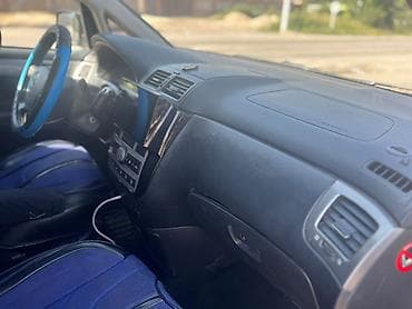 7 местка: Toyota Avensis Verso: 2005 г., 2 л, Бензин, Минивэн — 5