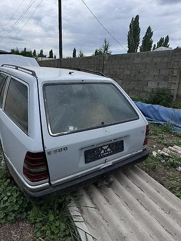 Продаю багажник w124 универсал в хорошем состоянии весь в сборе. Так — 2