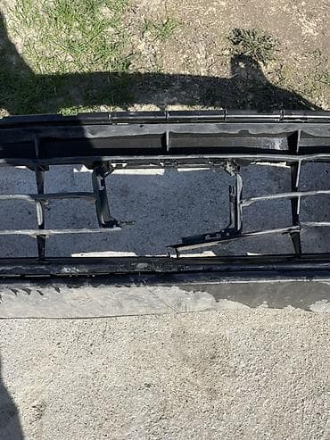 kia: Решетка радиатора Kia 2020 г., Б/у — 3