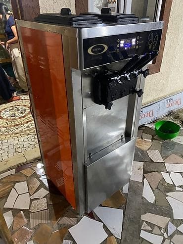 Профессиональный аппарат для мягкого мороженого BQL-828-1 (панель M-96 — 1