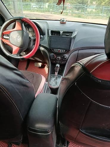 саляри: Hyundai Solaris: 2013 г., 1.6 л, Автомат, Бензин, Седан — 6