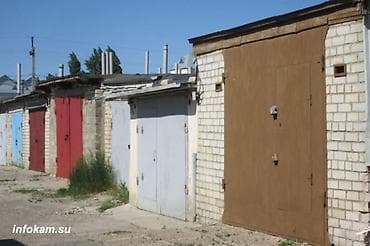 Куплю гараж: Гараж в гаражном кооперативе. - Кирпичный бокс с металлическими — 1