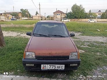 авто чехол бишкек: Продаётся компактный городской хэтчбек 5‑дверный, красного цвета — 4