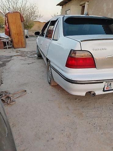 тунуке бу: Daewoo Nexia: 1998 г., 1.5 л, Кол менен иштөөчү, Бензин, Седан — 3