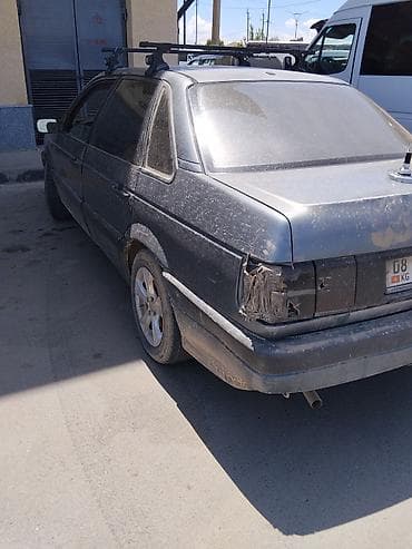 Унаа сатуу: Volkswagen Passat: 1989 г., 1.8 л, Кол менен иштөөчү, Бензин, Седан — 5