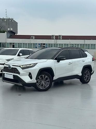 range rove: Toyota RAV4: 2022 г., Кроссовер — 1