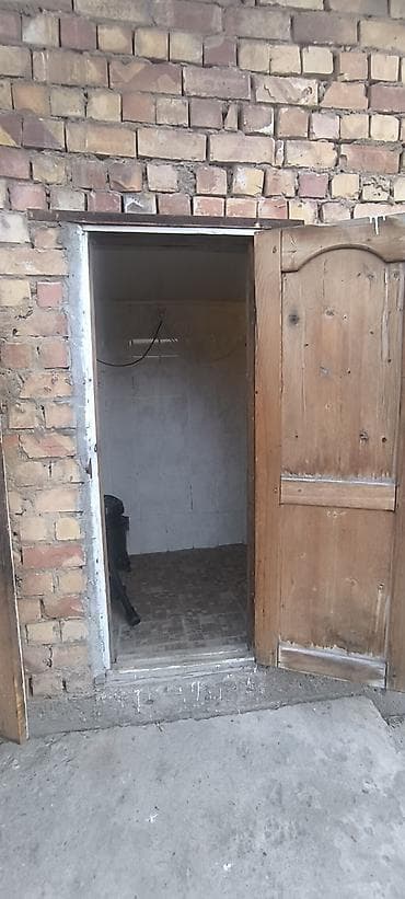 Недвижимость: Квартира берилет. 1 комната. мебель: диван, шкаф. душ бар. Ош базарга — 9