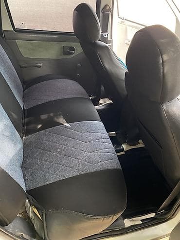 к5 зеркало: Легковой я автомобиль хэтчбек белого цвета. Полный завот — 4