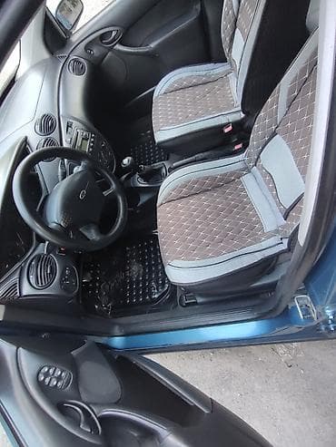 Ford Focus: 2000 г., 1.6 л, Механика, Бензин, Хэтчбэк — 5