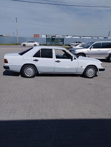 Продажа авто: Mercedes-Benz W124: 1990 г., 2 л, Механика, Бензин, Седан — 7