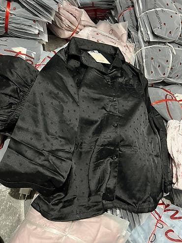 женские пижамы: Женская из атласа пижама, комплект 2 предмета: - Рубашка на пуговицах — 8