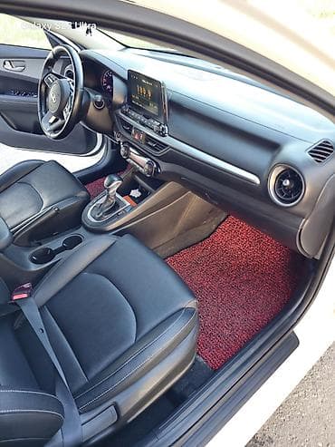 сет 302: Kia K3: 2019 г., Седан — 9