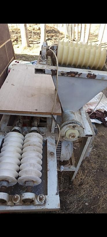 Промышленный тестоформовочный аппарат (роликовый) для производства